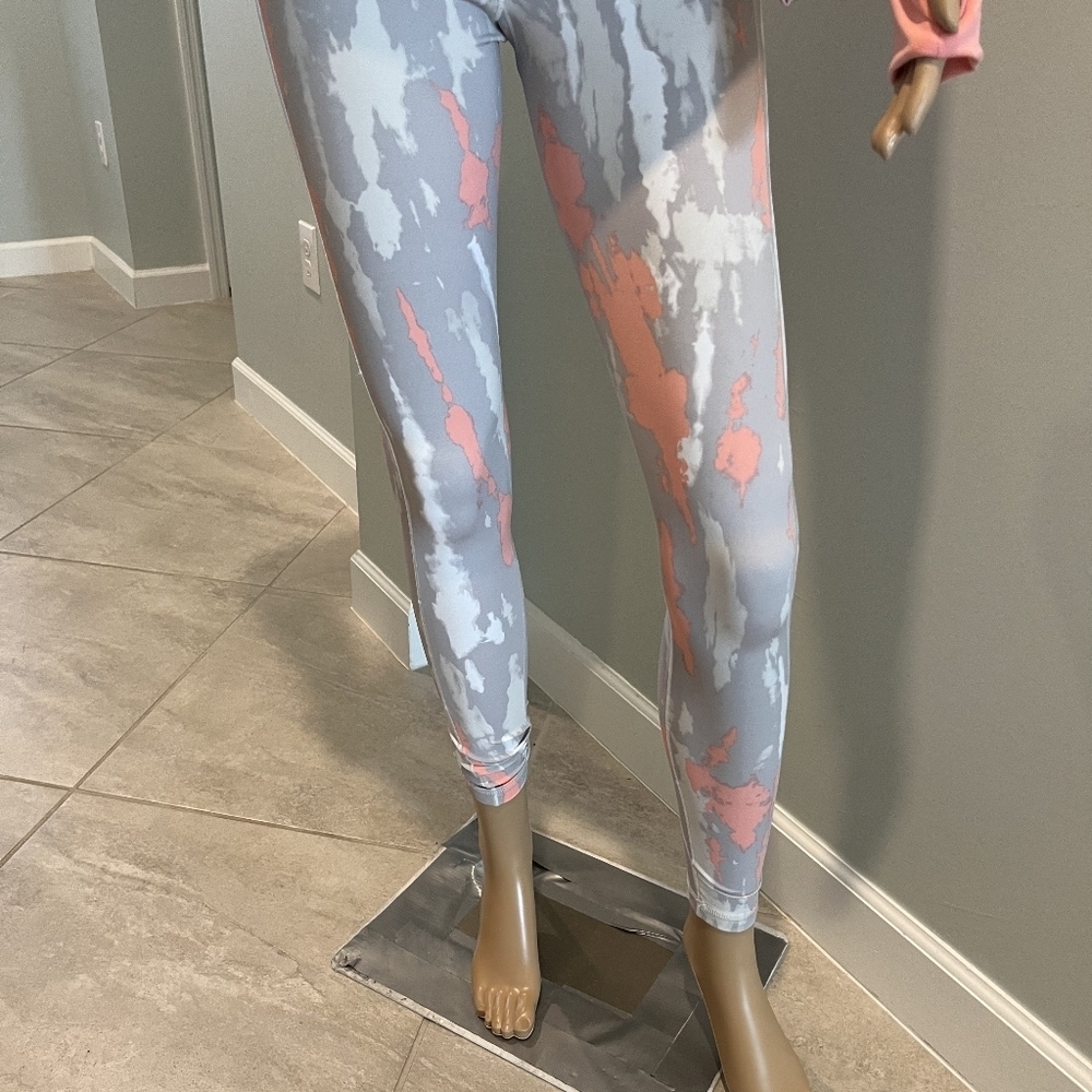 Adidas Training Tights in Grey & Coral Size XS. NWT
